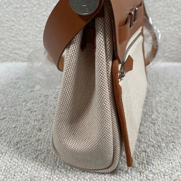 Authentic Pre-Owned Hermes Herbag Zip 20 bag Écru / Beige / Fauve - Picture 3 of 16